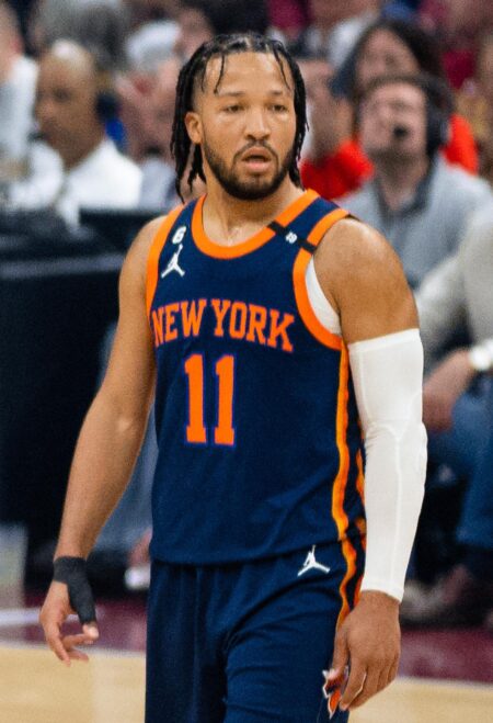 Jalen Brunson Makes NBA History Alongside Michael Jordan After Thrilling Knicks-Pistons Showdown!