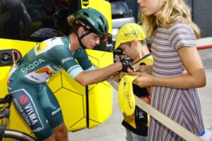 Passionate Fans Unite in Support of Team Visma