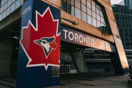 Blue Jays and Yankees Clash in a Power-Packed Showdown, Ending in a Thrilling AL East Deadlock