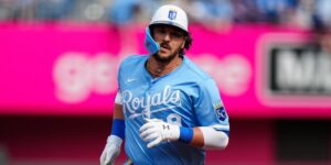 Vinnie Pasquantino Powers Royals with Two Homers in 8-4 Victory Over Cubs