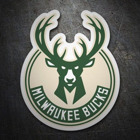 Bucks Fans Burst Out Laughing at Warriors’ Desperate Attempt to Land Giannis