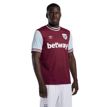 West Ham Poised to Unveil Exciting New Goalkeeper After Man City Transfer