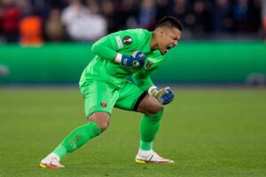 West Ham’s Goalkeeper Showdown Intensifies as £18m Newcomer Challenges Alphonse Areola for Starting Spot