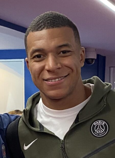 Mbappé Lights Up the Field with Two Goals in Madrid’s Powerful Preseason Kickoff