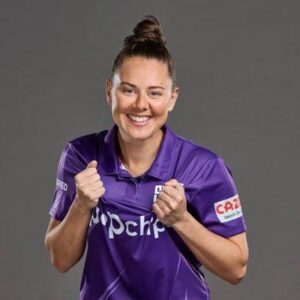 The Fearless Rise of Linsey Smith: England’s New Ball-Spinning Sensation