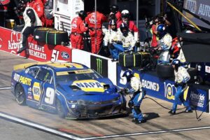Thrilling Talladega Cup Race Sees 27 Drivers Take the Lead, Almost Breaking NASCAR Records!