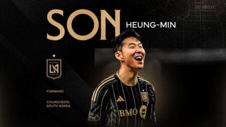 Watch LAFC Keeper Hugo Lloris Make an Unbelievable Penalty Save by Sitting on the Ball!