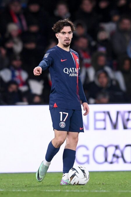 Vitinha Battles Through Grueling PSG Training Ahead of High-Stakes Champions League Showdown in Barcelona