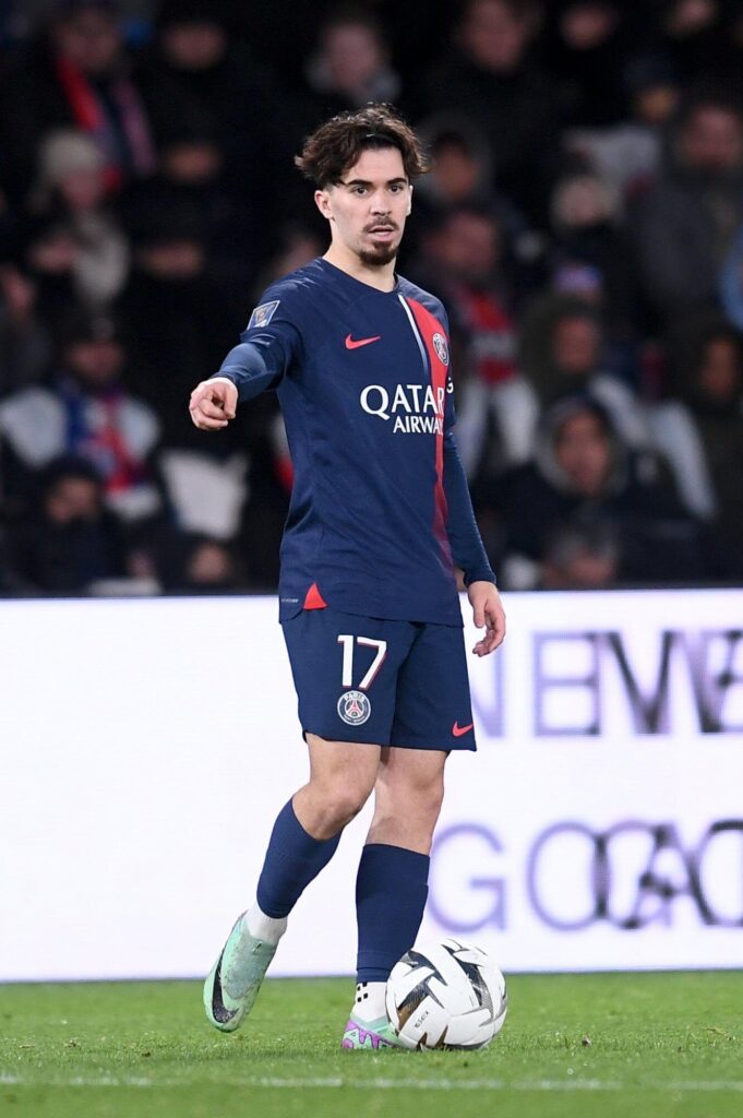 Vitinha Battles Through Grueling PSG Training Ahead of High-Stakes Champions League Showdown in Barcelona