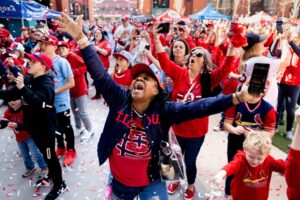 St. Louis Cardinals Fans Rally with Fierce Response to Eduardo Pérez During Sunday Night Baseball