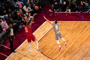 Here are a few engaging rewrites (no source mentioned):

– Donte DiVincenzo Drains a Dagger 3  
– Donte DiVincenzo Nails a Huge 3-Pointer  
– DiVincenzo Buries a Jaw-Dropping 3