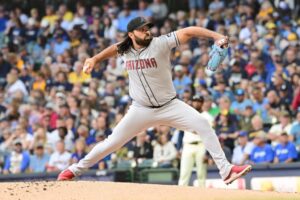 Diamondbacks Rally from Behind to Edge Past Brewers