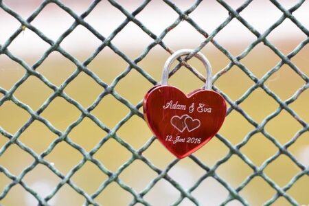 Adams Secures Stunning Win in a Nail-Biting Oaks Showdown