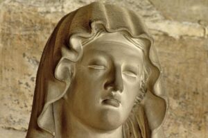 Paris Saint-Germain Reclaims Top Spot as Nartey Shines in Stunning Lyon Ligue 1 Debut