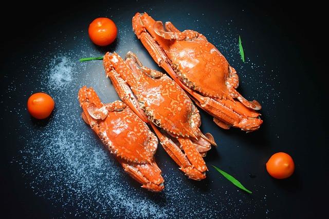 Incredible Journey: Swimming Crab Survives Two Months Adrift Inside a Plastic Bottle at Sea Incredible Journey: Swimming Crab Survives Two Months Adrift Inside a Plastic Bottle at Sea