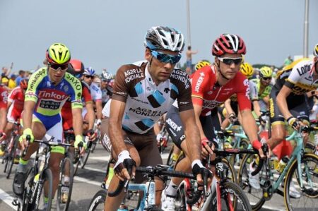 Vollering Triumphs in Stage 8 to Seize Overall Lead at Women’s Tour de France