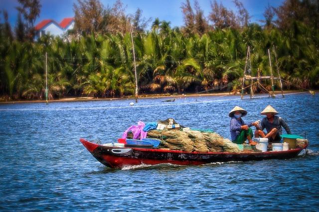 Swimming, boating, duck catching: Floodwaters turn Mekong Delta fields into playground – VnExpress International Swimming, boating, duck catching: Floodwaters turn Mekong Delta fields into playground – VnExpress International