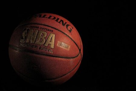 Lakers Starter’s Costly Blunder Against Jazz Ignites NBA Buzz